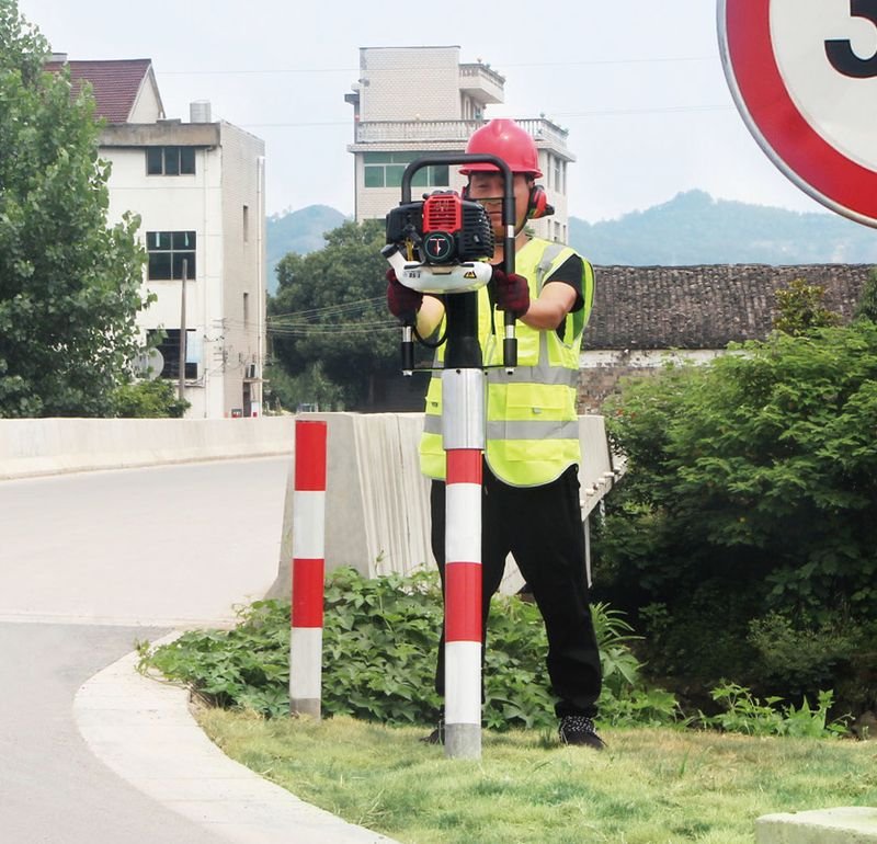 Paysage et signalisation – enfonce-pieux thermique en action